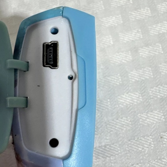 Disney Frozen Movie Action Camcorder/GoPro Camera W/ CASE AND TRIPOD. TESTED - Picture 11 of 11